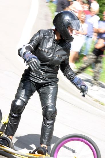 Dirtsurfer, Gioasteka